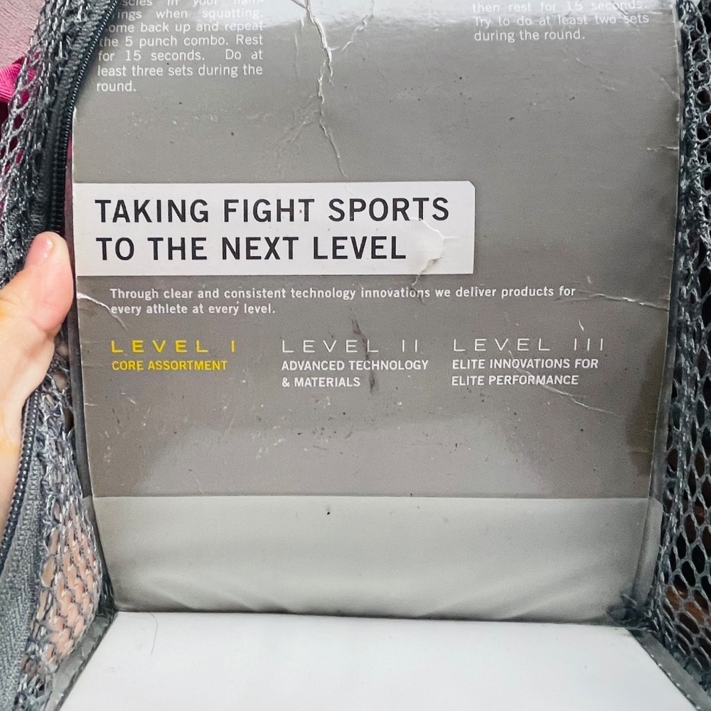 Everlast Fuchsia Boxing Gloves Level 1 - Picture 8 of 8